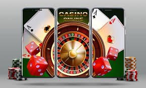 Filipino player browsing tapwin apk on a smartphone